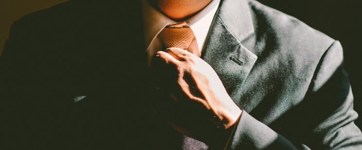 蘇州定制一套西裝多少錢(qián)?西裝定制好還是買(mǎi)品牌的好?